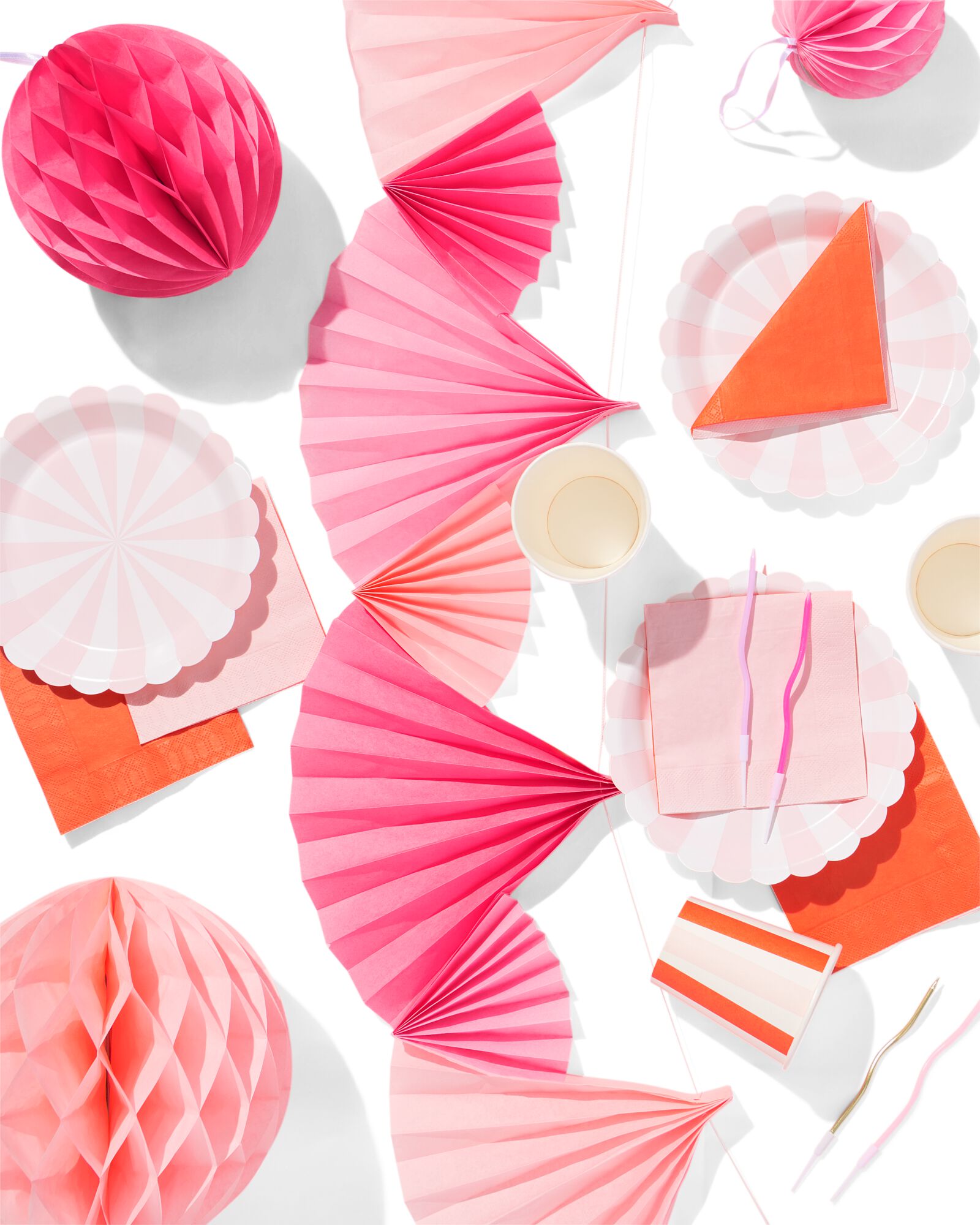 assiettes carton rose clair ray&eacute;es - 8 pi&egrave;ces - 14250072 - HEMA